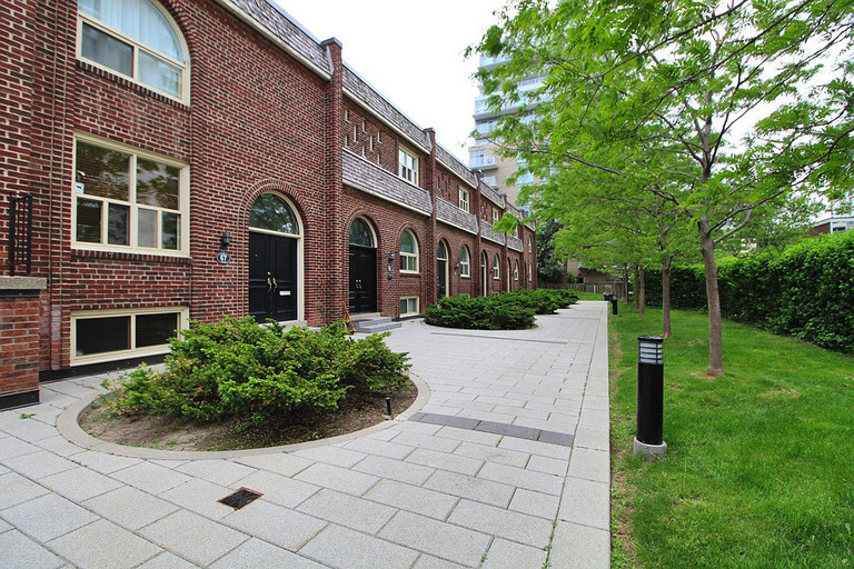 Balliol & Davisville Townhomes